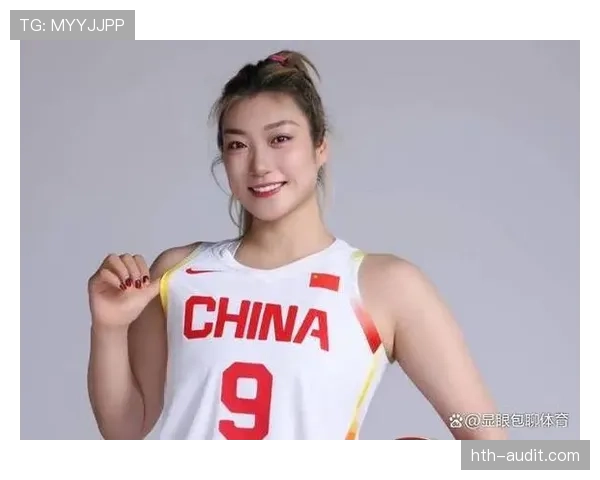 李梦训练完直接啃鸡腿,这自律和放纵切换得也太丝滑了吧 李梦训练完直接啃鸡腿,这自律和放纵切换得也太丝滑了吧